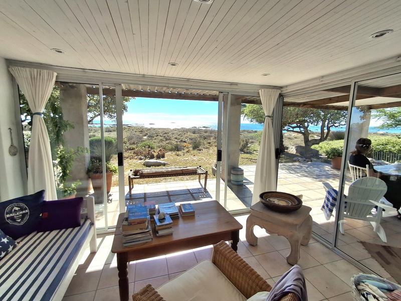 2 Bedroom Property for Sale in Hannasbaai Western Cape